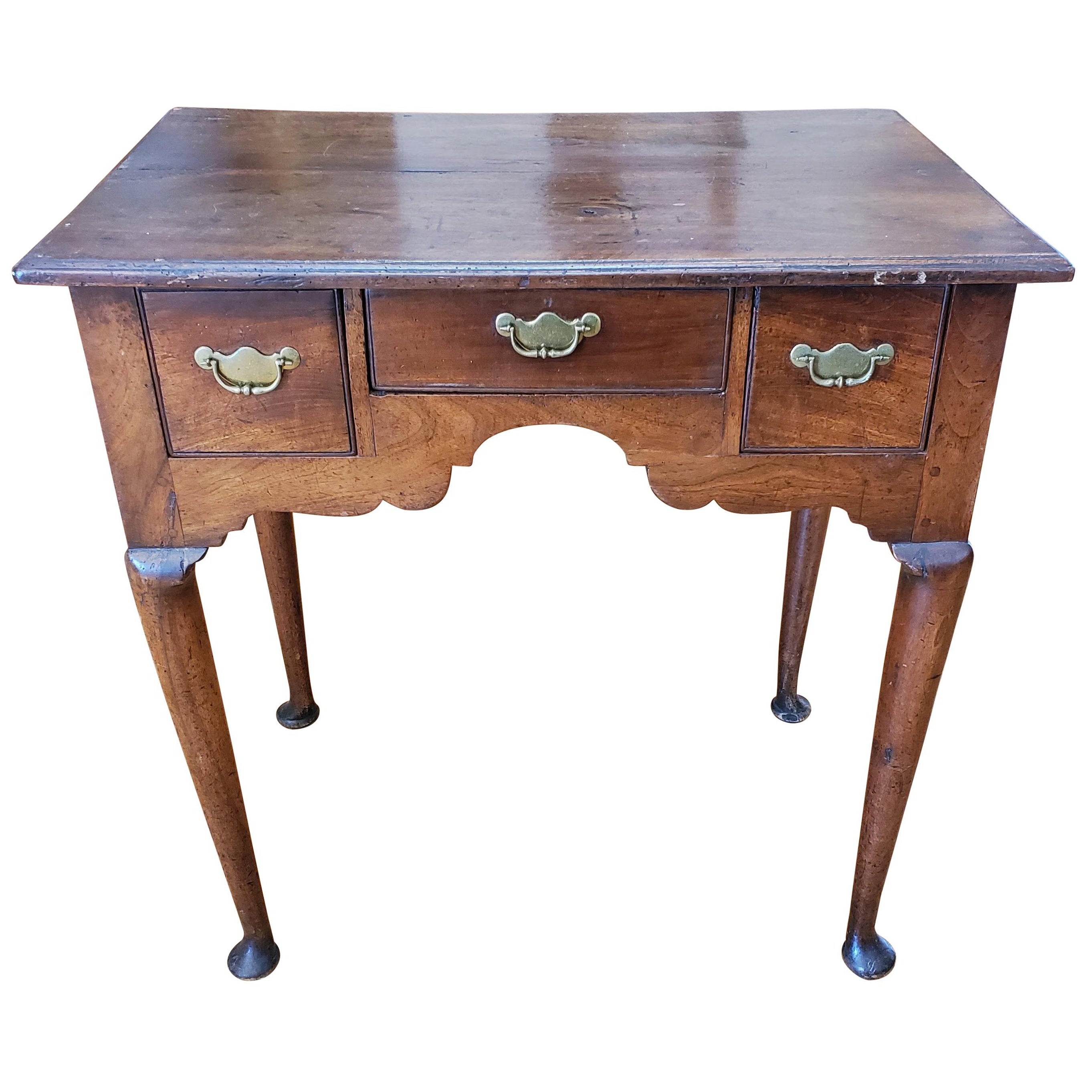 Early 18th Century Walnut Lowboy Table with Three Drawers and Cabriole Legs