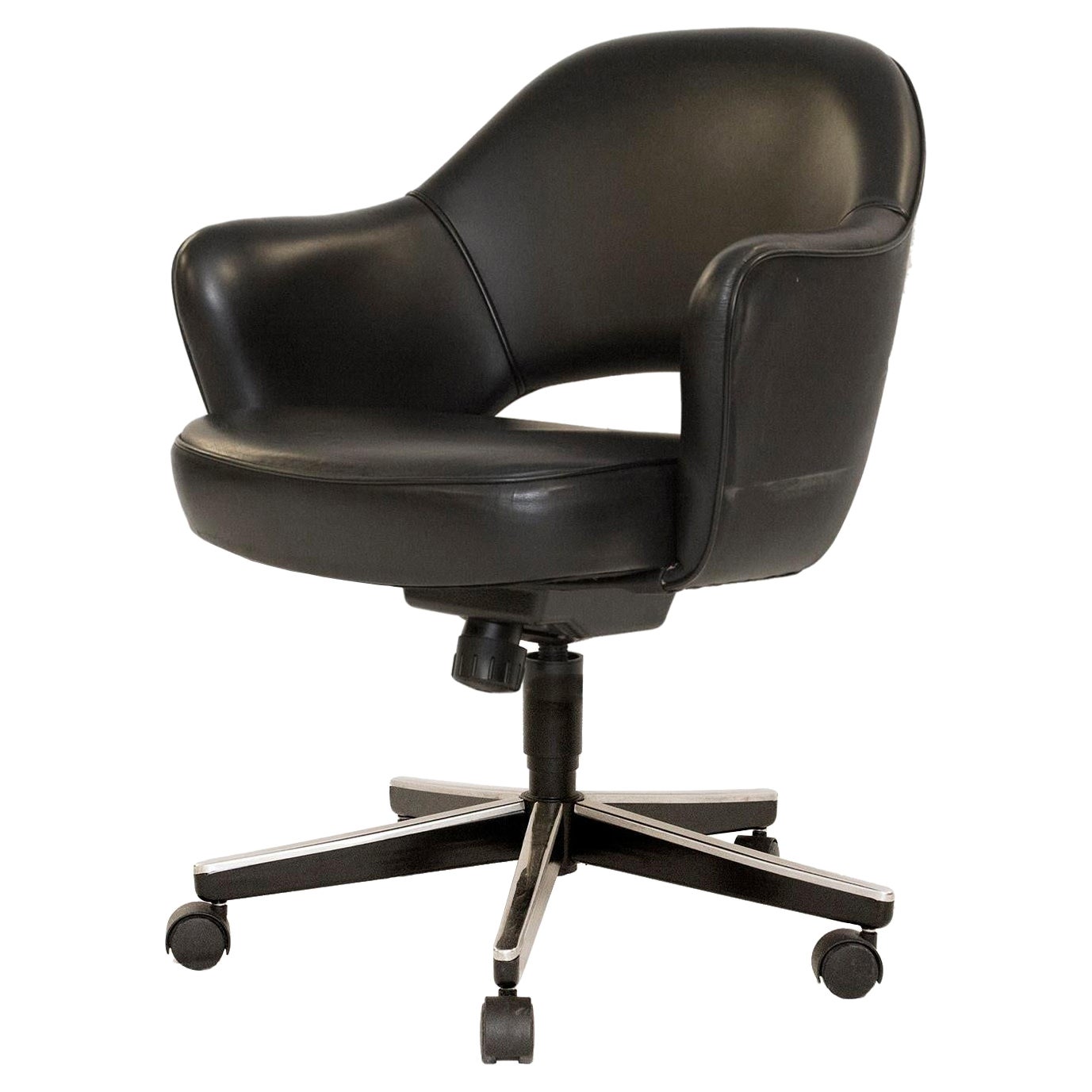 Saarinen Executive Chair in Original Black Leather