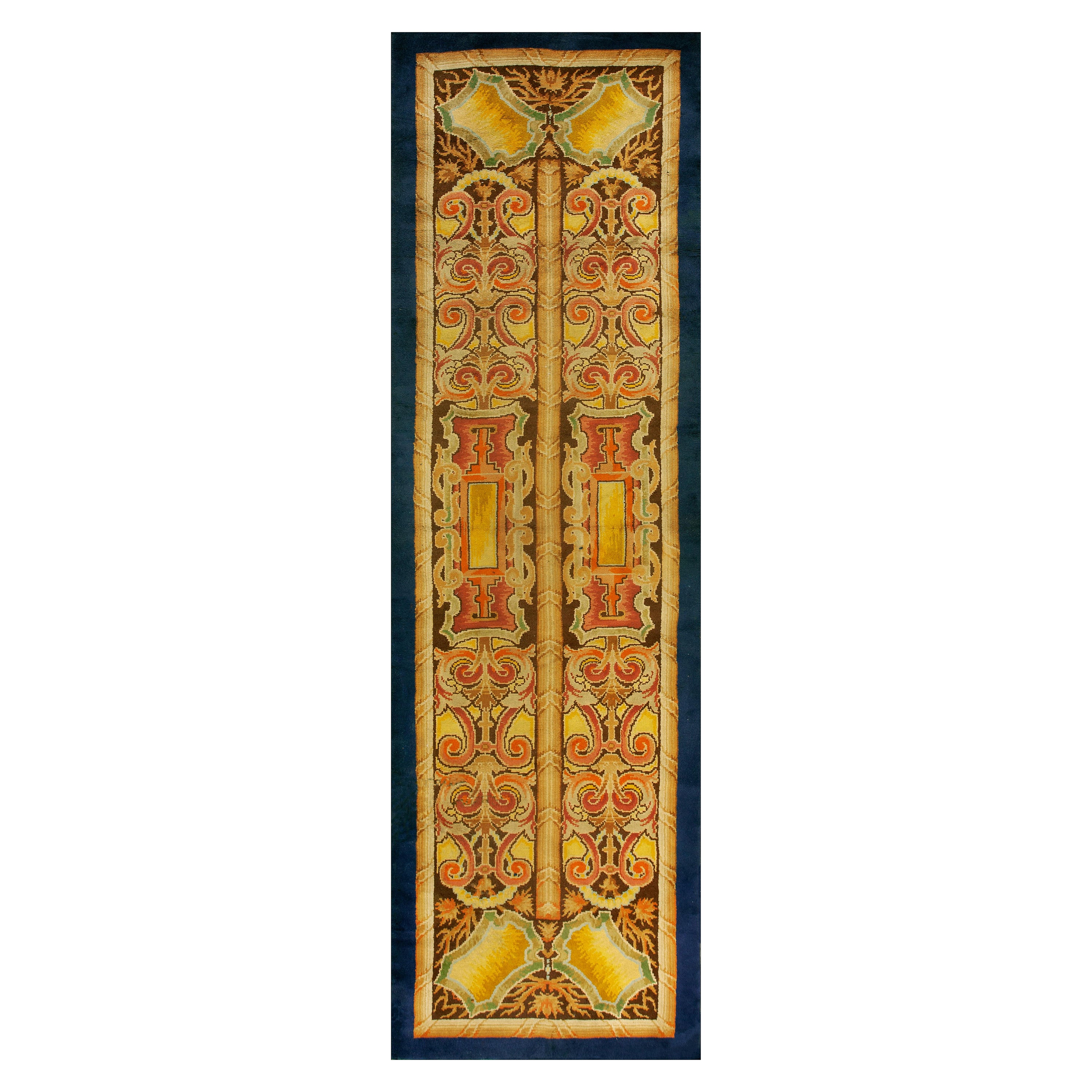 Early 20th Century English Axminster Carpet ( 4'9" x 16'2 - 145 x 493 cm ) For Sale