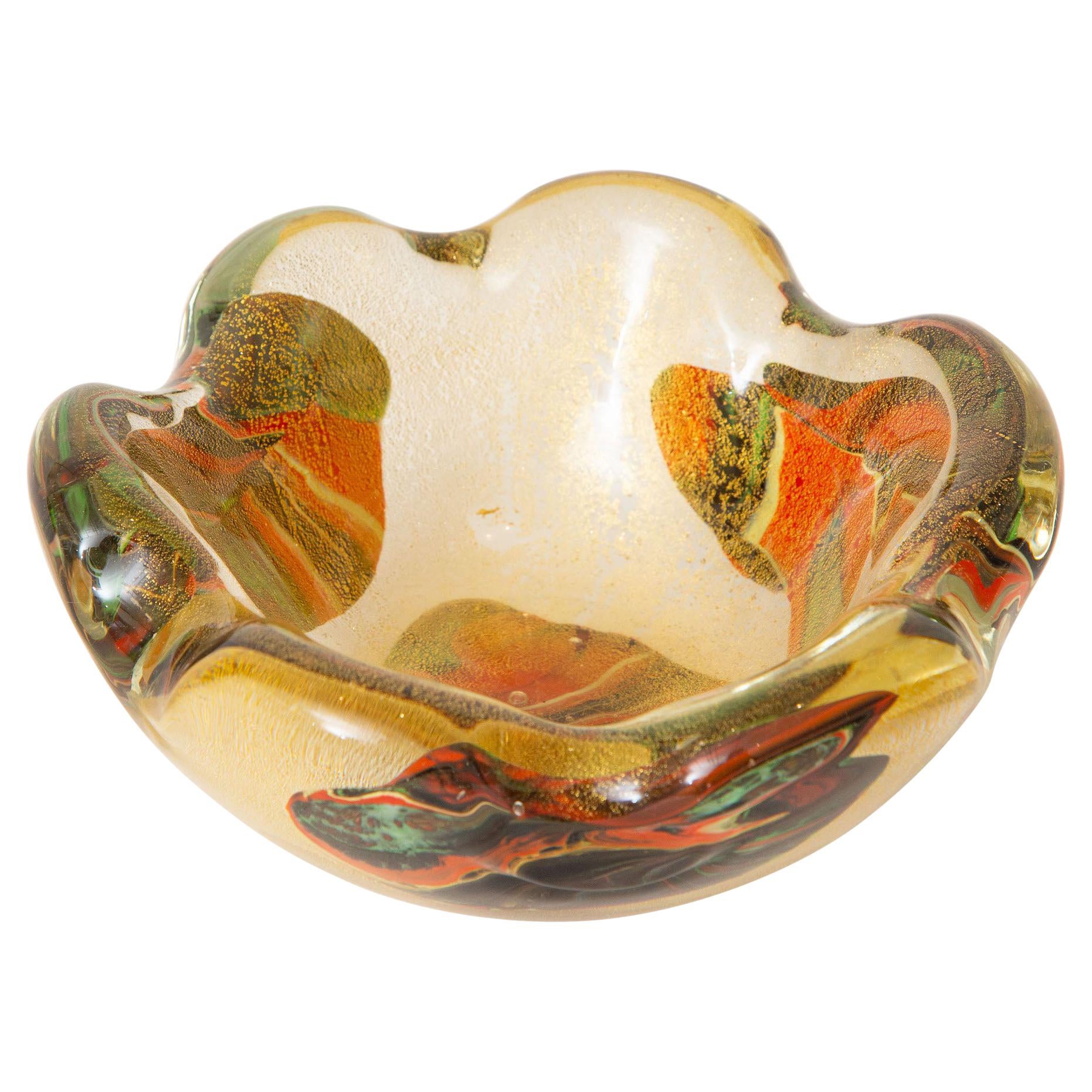 Schale aus Murano-Patchwork-Glas mit Wellenschliff in Gold, Rot, Orange und Grün 