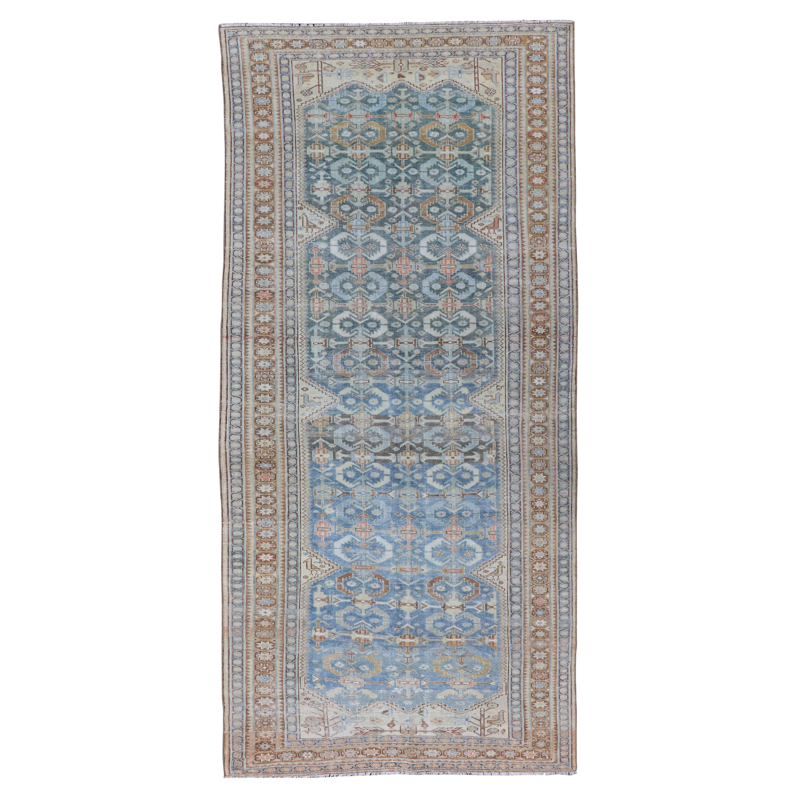 Tappeto persiano Gallery Malayer azzurro e verde con disegno geometrico