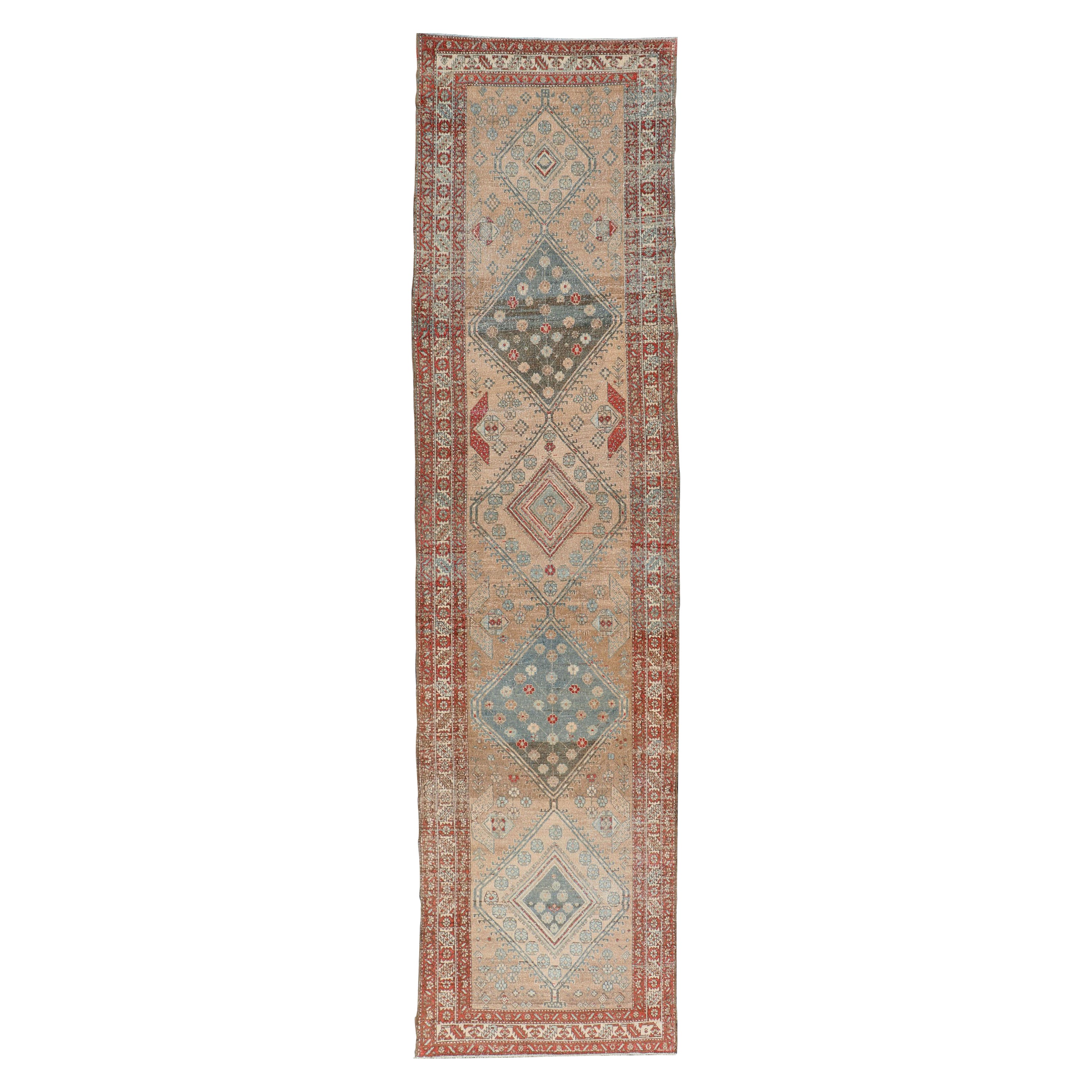 Tapis de couloir persan ancien Serab avec motif géométrique en médaillon rouge et beige en vente