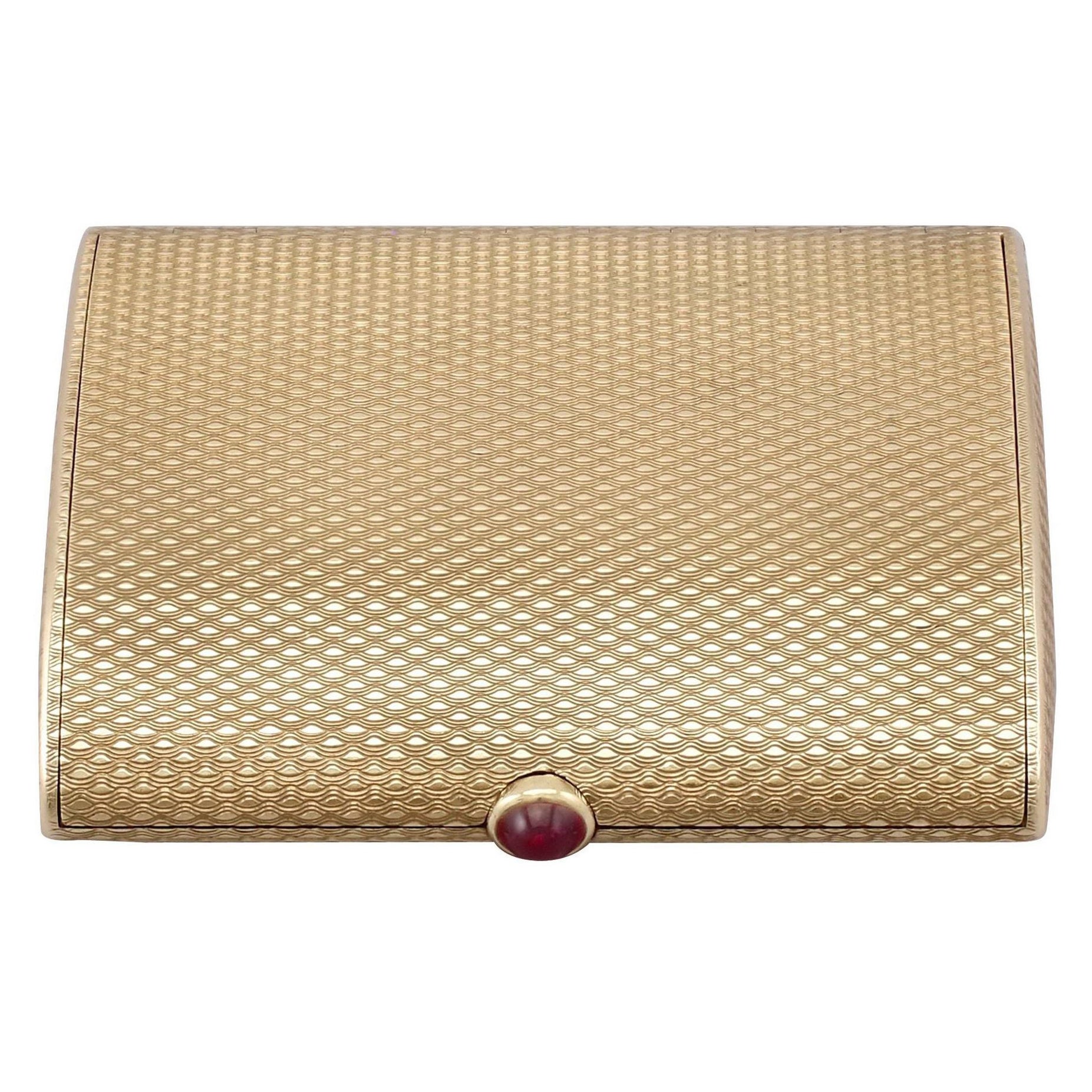 Vintage 1964 Yellow Gold and Ruby Compact by Boucheron For Sale