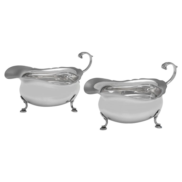 Pair of Sterling Silver Sauce Boats, Classic Design, Birmingham, 1938 For Sale