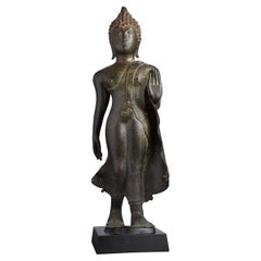 Sukothai-walk-Buddha aus dem 13./ frühen 14. Jahrhundert, 8993
