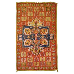 Tapis berbère jaune, orange et bleu des couleurs du soleil du 20ème siècle, vers 1950