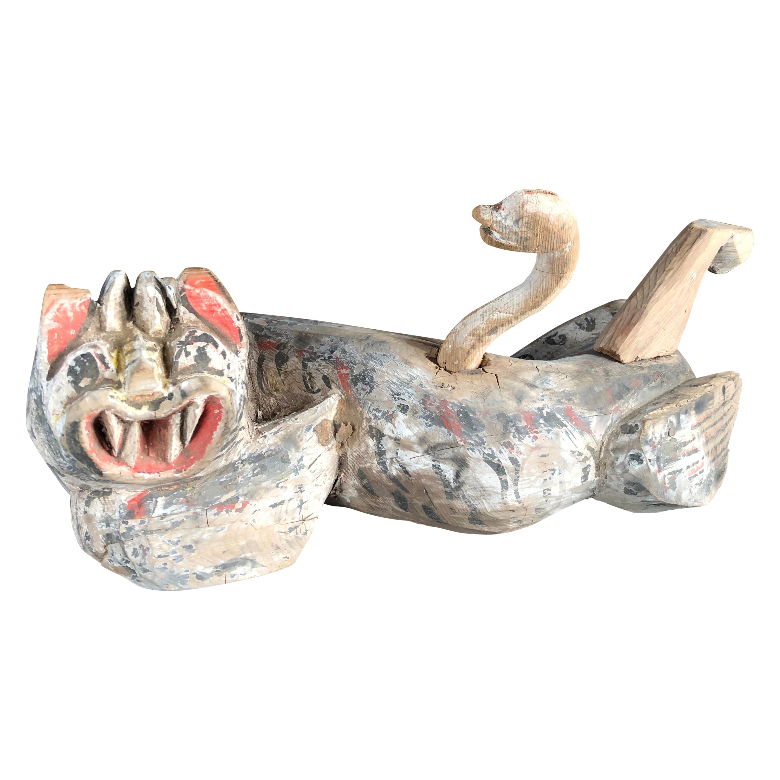 Chinesischer, antiker, handgeschnitzter Löwen- Guardian aus Holz im Angebot