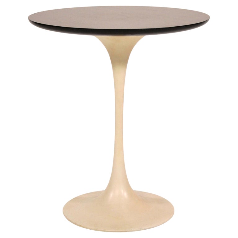Eero Saarinen for Knoll Tulip Side Table, 1960s For Sale