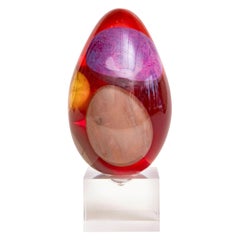 Accessoire de bureau ovoïde vintage en résine rouge, gris, violet, brun clair, jaune