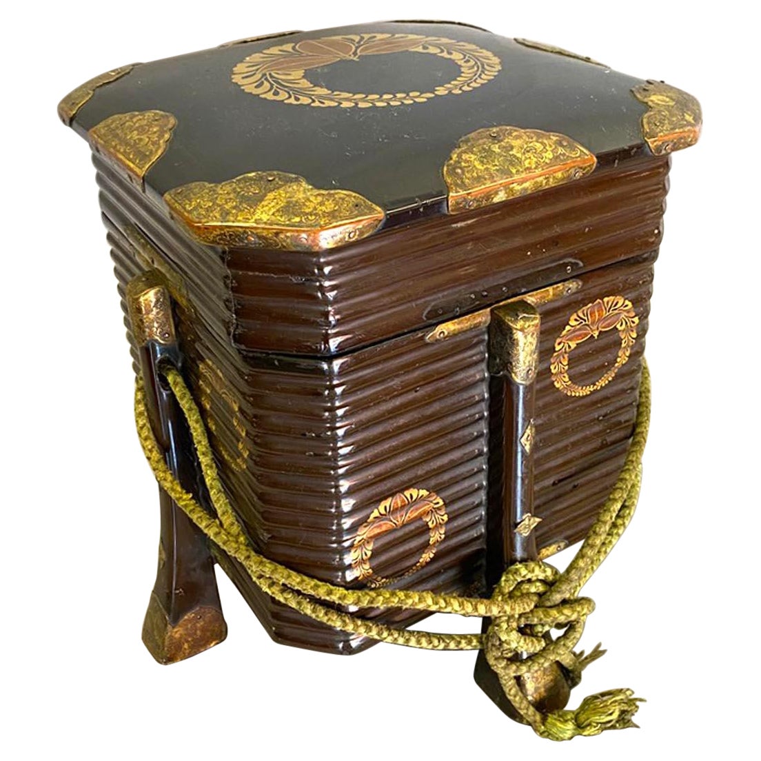 19th Century Japanese Hokkai, Lacquered Decorative Box in Gold and Black