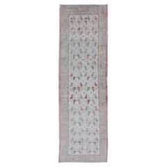 Traves de Mesa Casual Moderno Color Crema y Coral con Diseño Integral Khotan