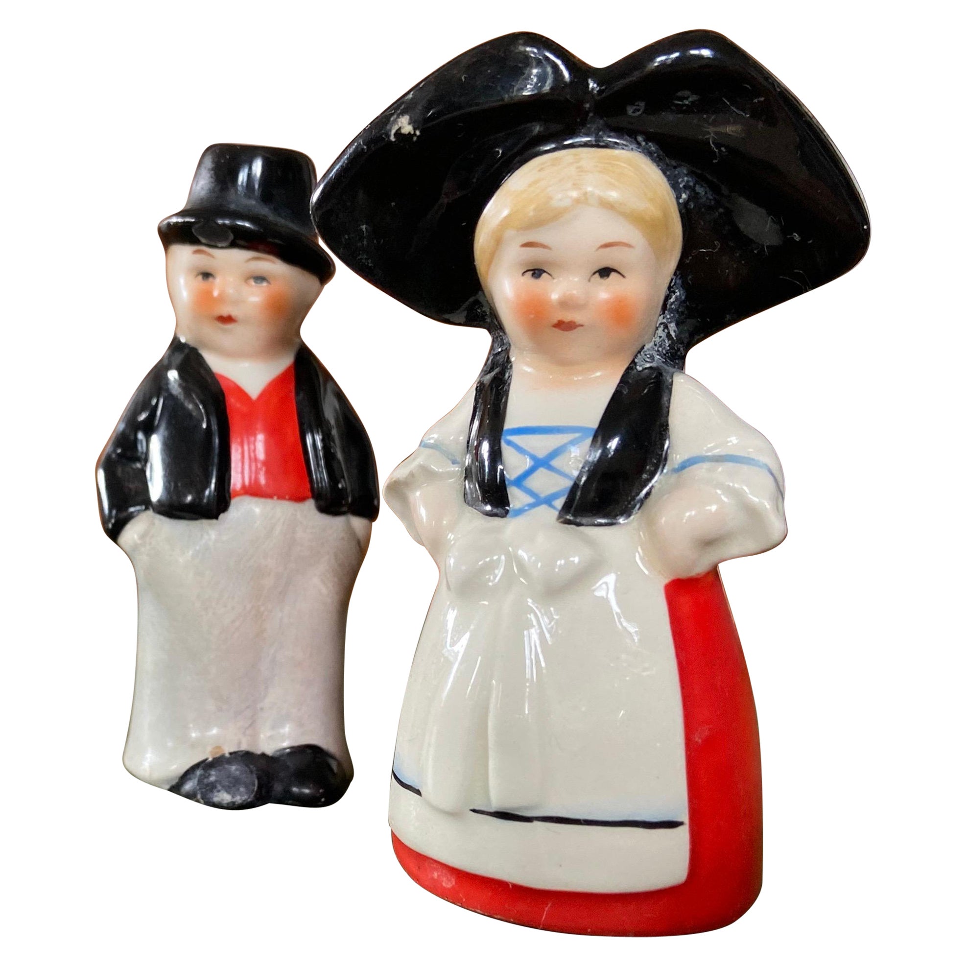 Vintage Dutch Hand Painted Ceramic Set Salt and Pepper in Colourful Figures For Sale