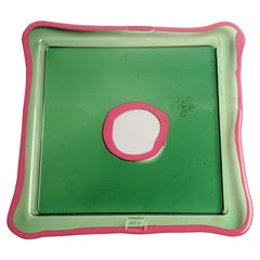 Bandeja cuadrada grande Try-Tray en verde claro, fucsia mate by Gaetano Pesce
