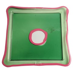 Grand plateau carré « Try-Tray » en vert transparent et fuchsia mat de Gaetano Pesce