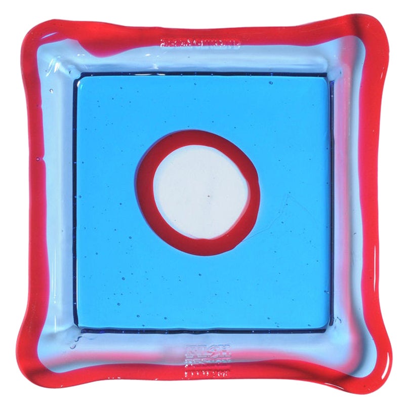 Mittelgroßes, quadratisches Tablett in Klar-Lichtblau, Klar-Rot von Gaetano Pesce im Angebot