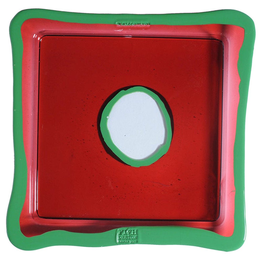 Try-Tray Großes, quadratisches Tablett in dunklem Rubin, mattes, hellgrünes Design von Gaetano Pesce