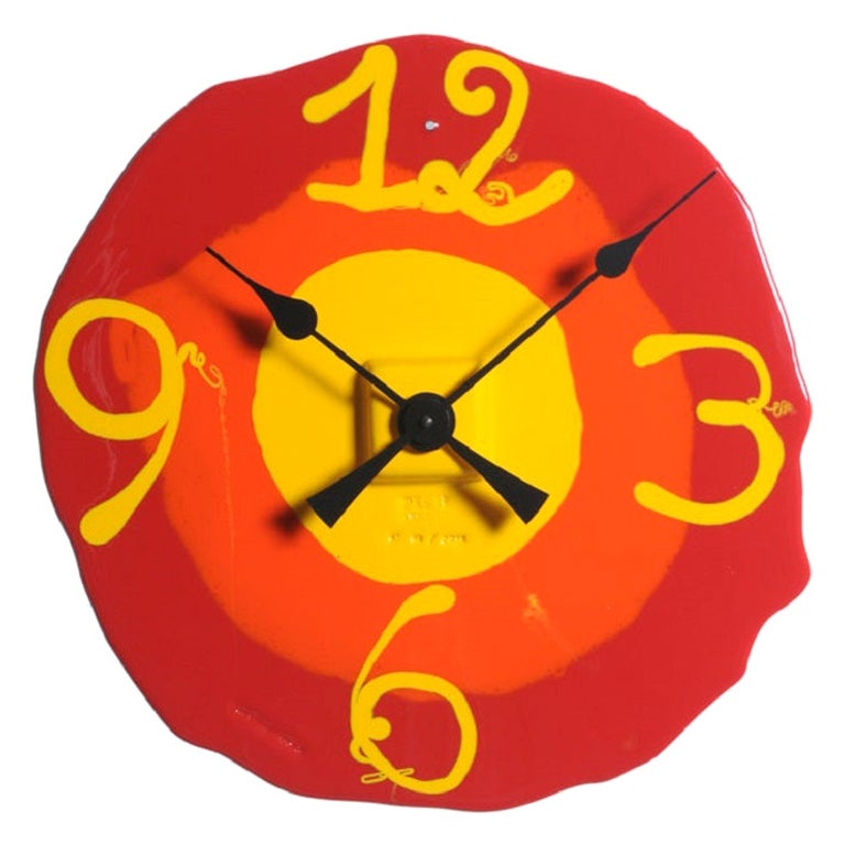 Watch Me XL Uhr in Mattrot, Orange und Gelb von Gaetano Pesce im Angebot