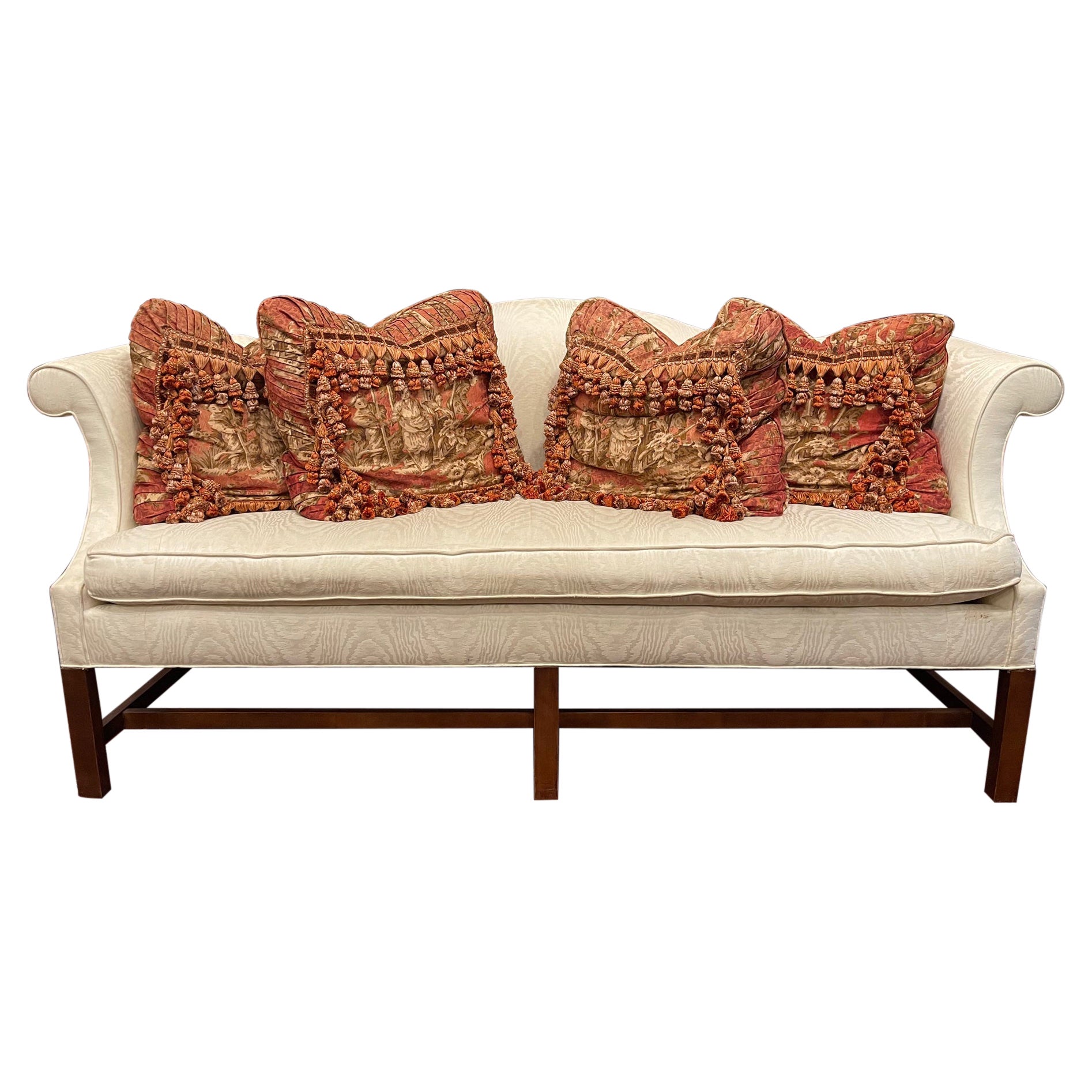 Chippendale-Sofa im Chippendale-Stil mit Kamelrückenlehne und Einzelsitzkissen, 20. Jahrhundert