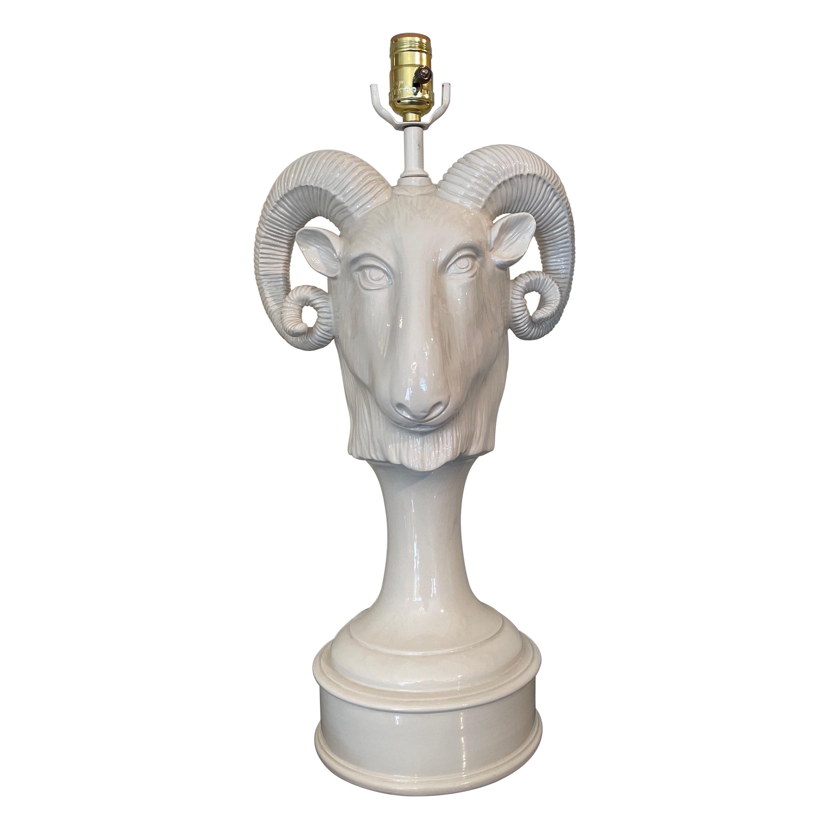 Italienische weiß glasierte Widderkopf-Lampe aus Porzellan, Vintage