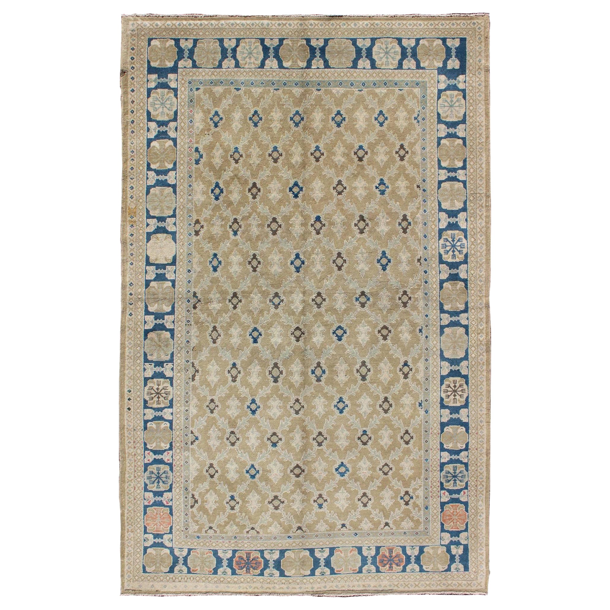 Tappeto Sivas turco di pregio con disegno geometrico all over nei colori Tan, Taupe, Blu e Marrone
