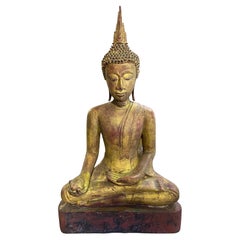 Buda Sereno Tallado en Madera Dorada Templo Santuario Tailandés Siam Asiático