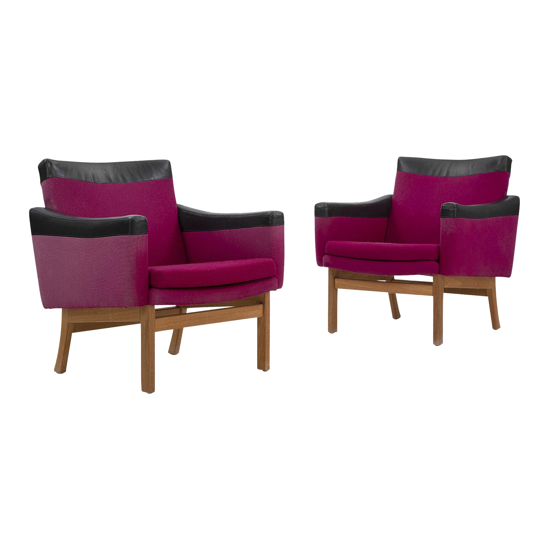 Pair Of Danish Modern Lounge Chairs In Wool + Leather For Sale