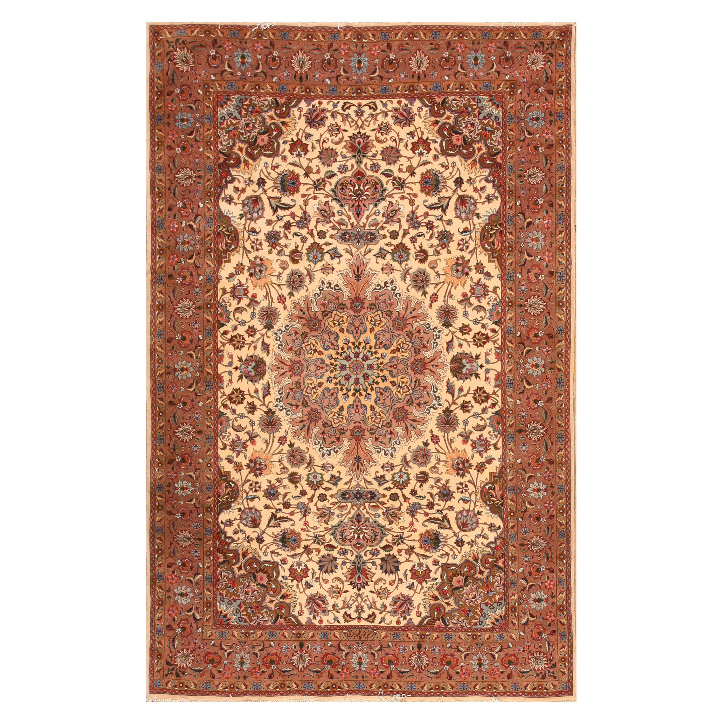 Persischer Täbriz-Teppich aus der Mitte des 20. Jahrhunderts (  5' 10"" x 9' - 178 x 275 cm ) im Angebot