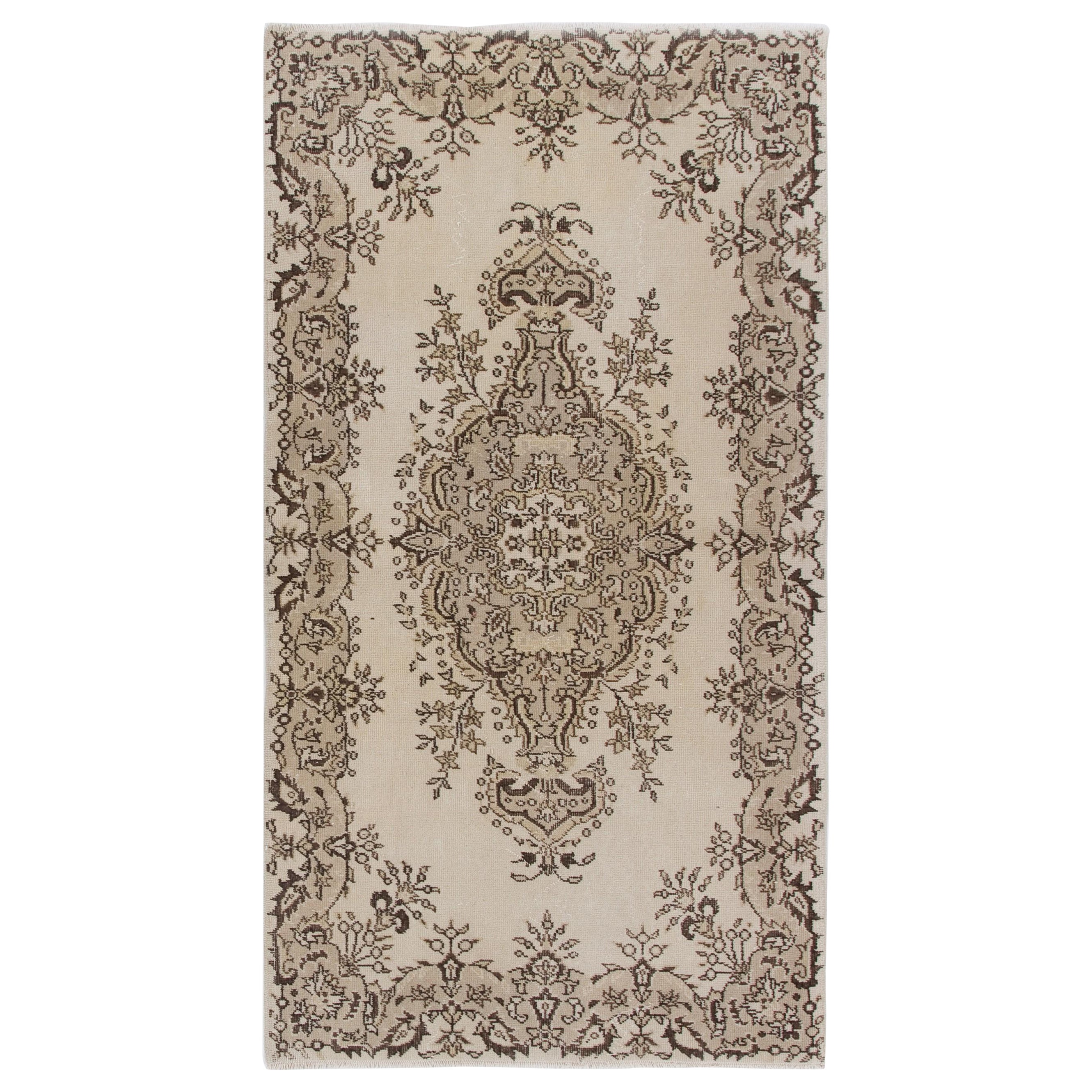4x7 Ft Handgefertigter Anatolischer Akzent-Teppich mit Medaillon-Design aus der Mitte des Jahrhunderts