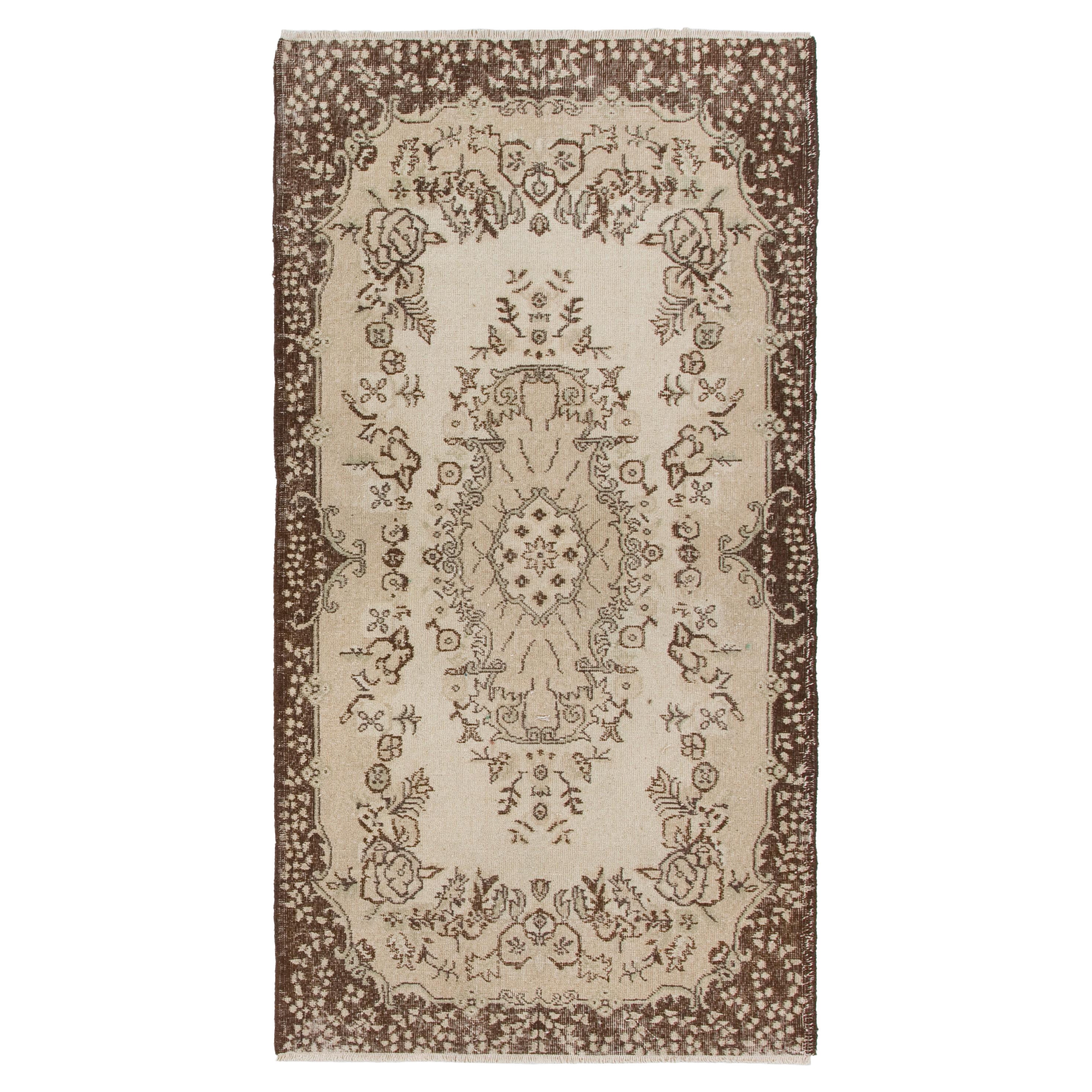 4x7.2 ft Vintage Hand-Knotted Anatolian Accent Rug with Medallion Design For Sale