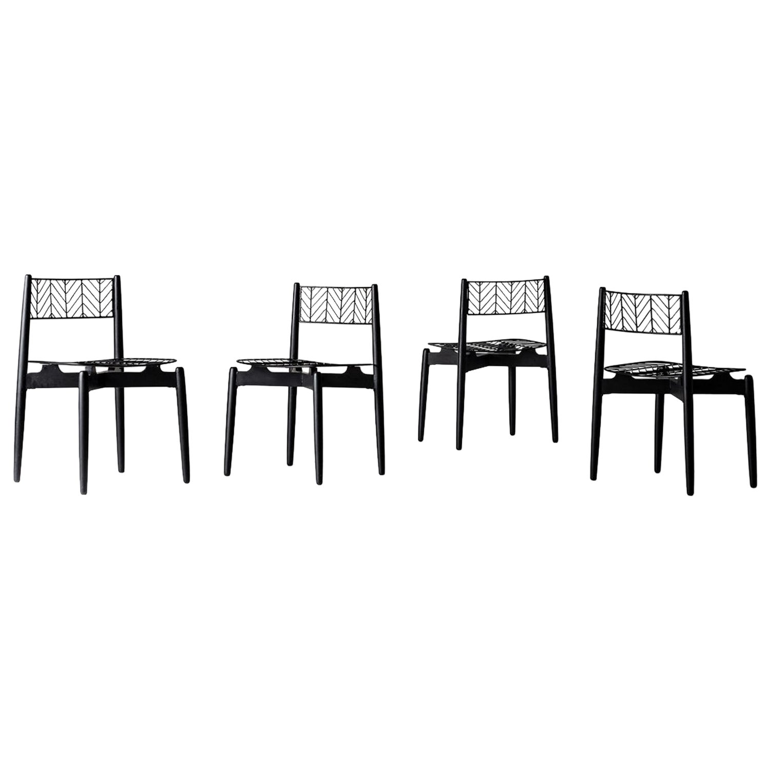 Sessel aus schwarzem Holz und schwarzem Metall im Mid-Century Modern Design-Stil der 1960er Jahre