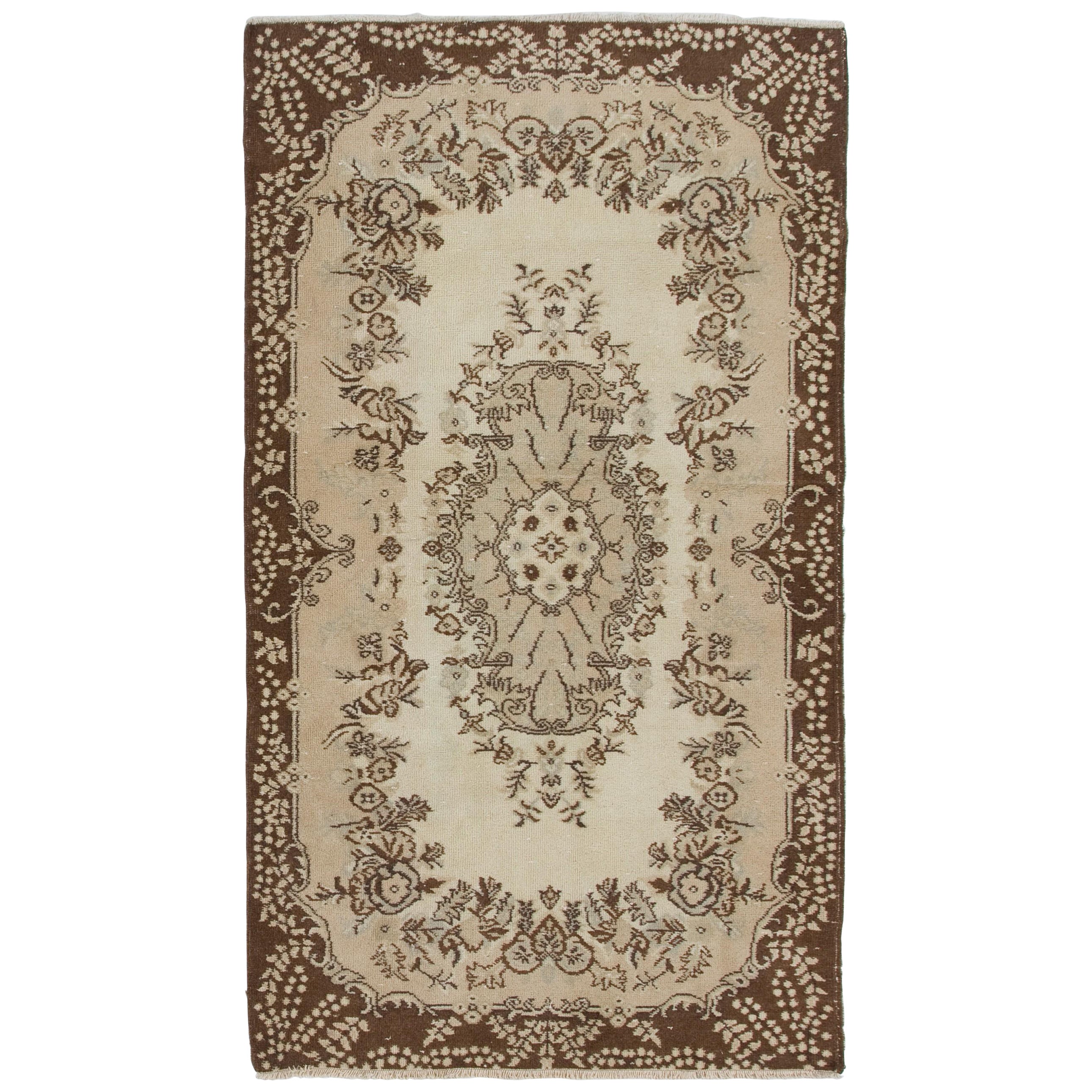 4x7 ft Mid-20th Century Handmade Anatolian Accent Rug, Ideal for Home and Office For Sale