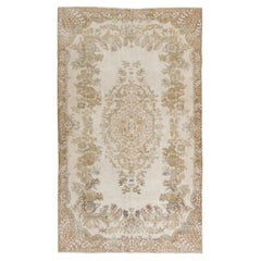 Handgeknüpfter anatolischer Vintage-Teppich mit floralem Medaillonmuster