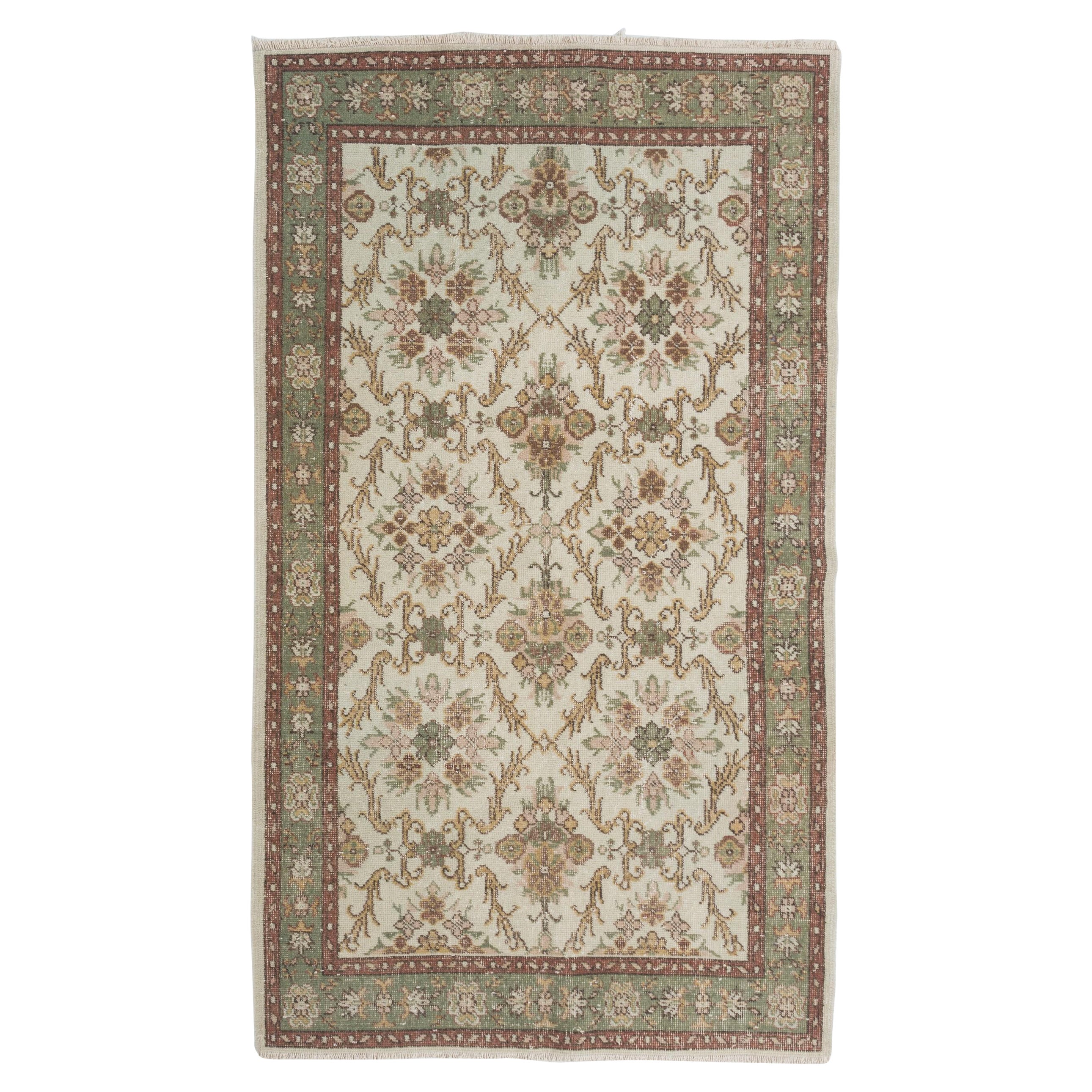 Tappeto d'accento anatolico centrale del 1960 a motivi floreali 4x6.8 Ft