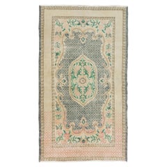 französischer Aubusson-inspirierter handgefertigter Vintage-Teppich aus türkischer Wolle, 4x6,8 Fuß