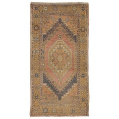 Tapis de village turc vintage de 3,3 x 6 pieds aux couleurs subtiles, poils de laine doux