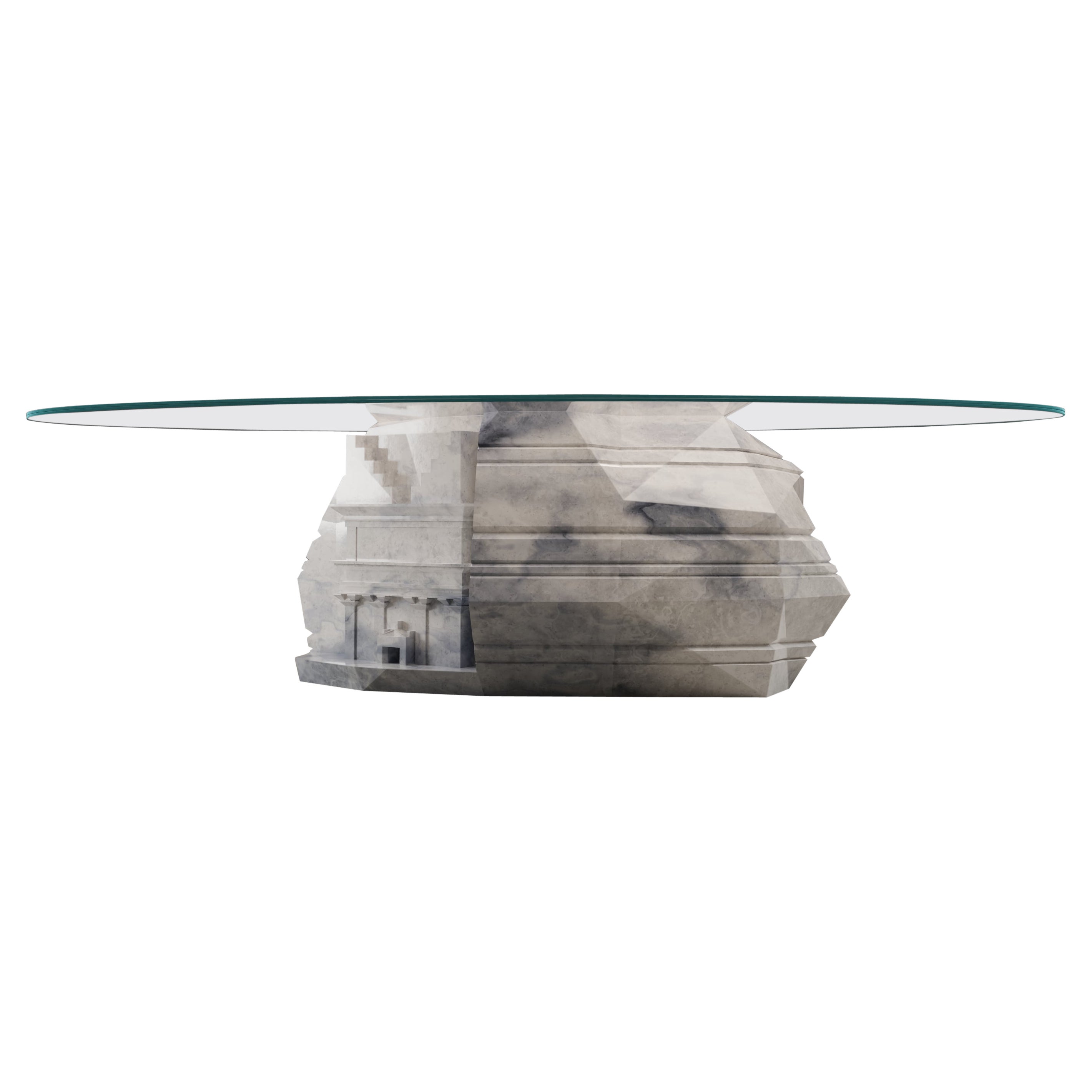 Geschnitzter Marmor-Esstisch, Glasplatte.  AlUla Ausgabe im Angebot
