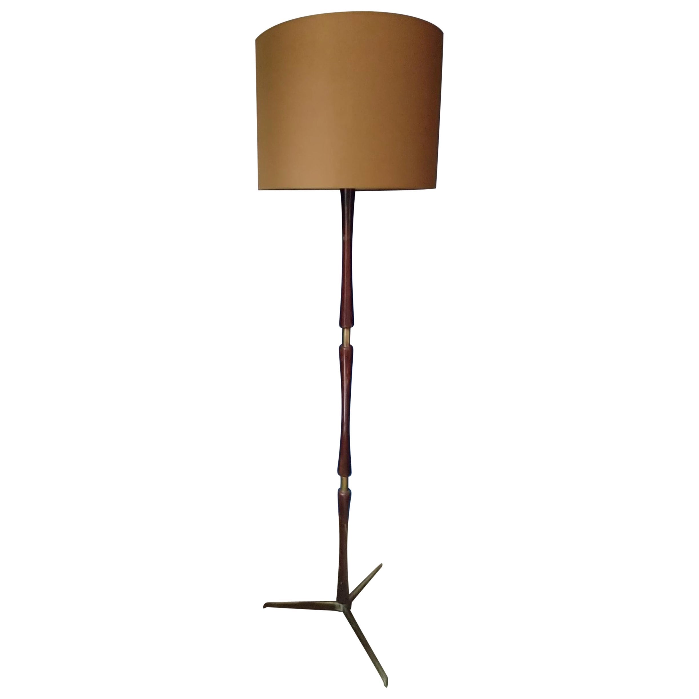 1930s Art Deco Floor Lamp in Brass and Wood For Sale
