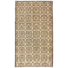 Vintage- Oushak-Teppich im modernen Übergangsdesign in Dunkelbraun und Taupe