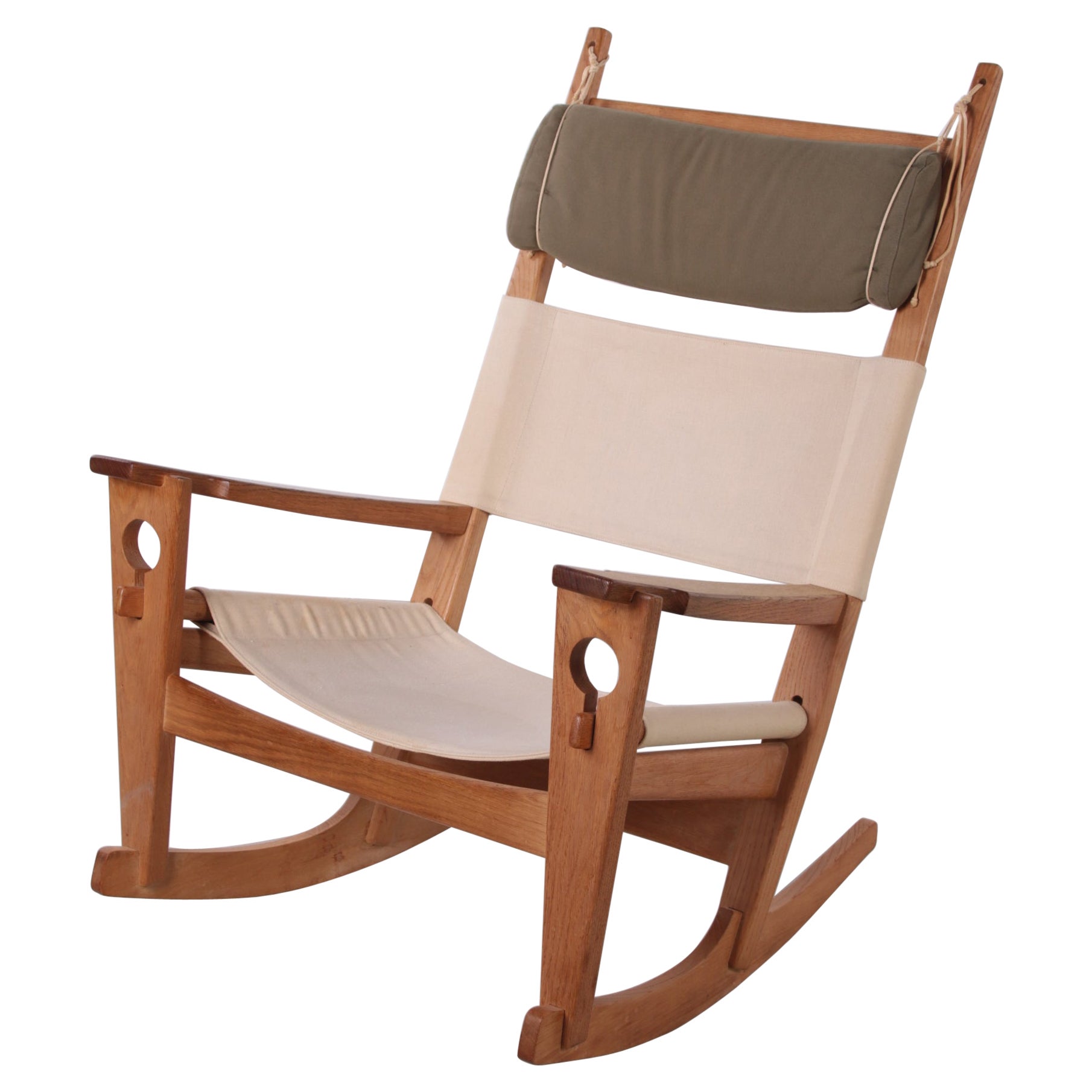 Rocking Chair by H. Wegner for GETAMA Model Ge-673 Oak