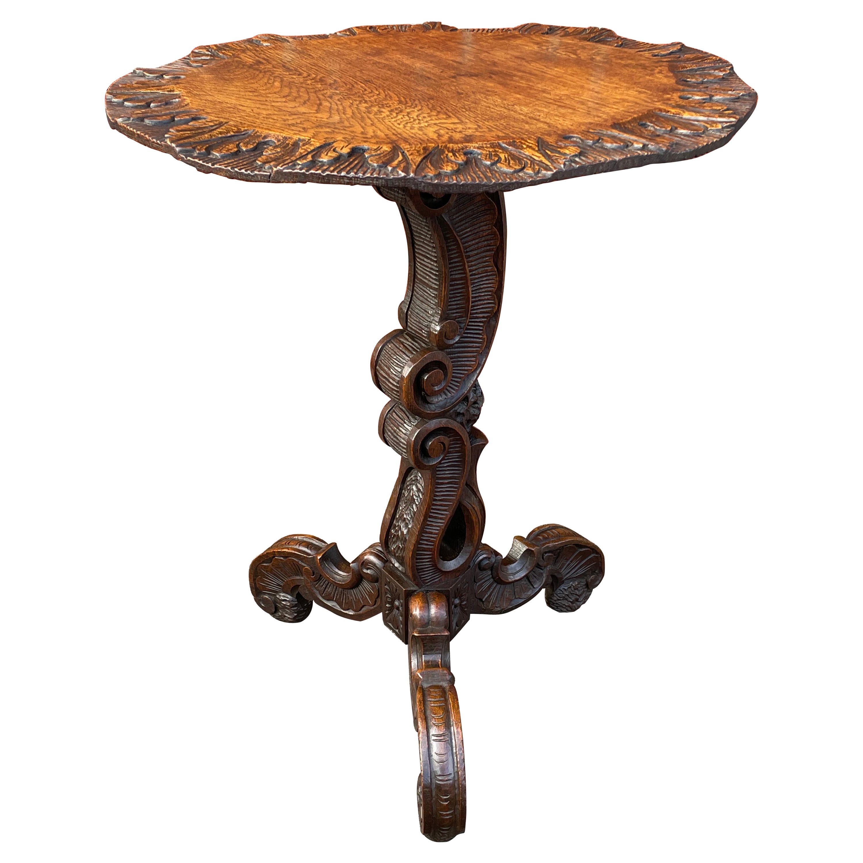 Superbe table torchère ou guéridon ancienne avec Motifs de coquillages rococo sculptés à la main en vente