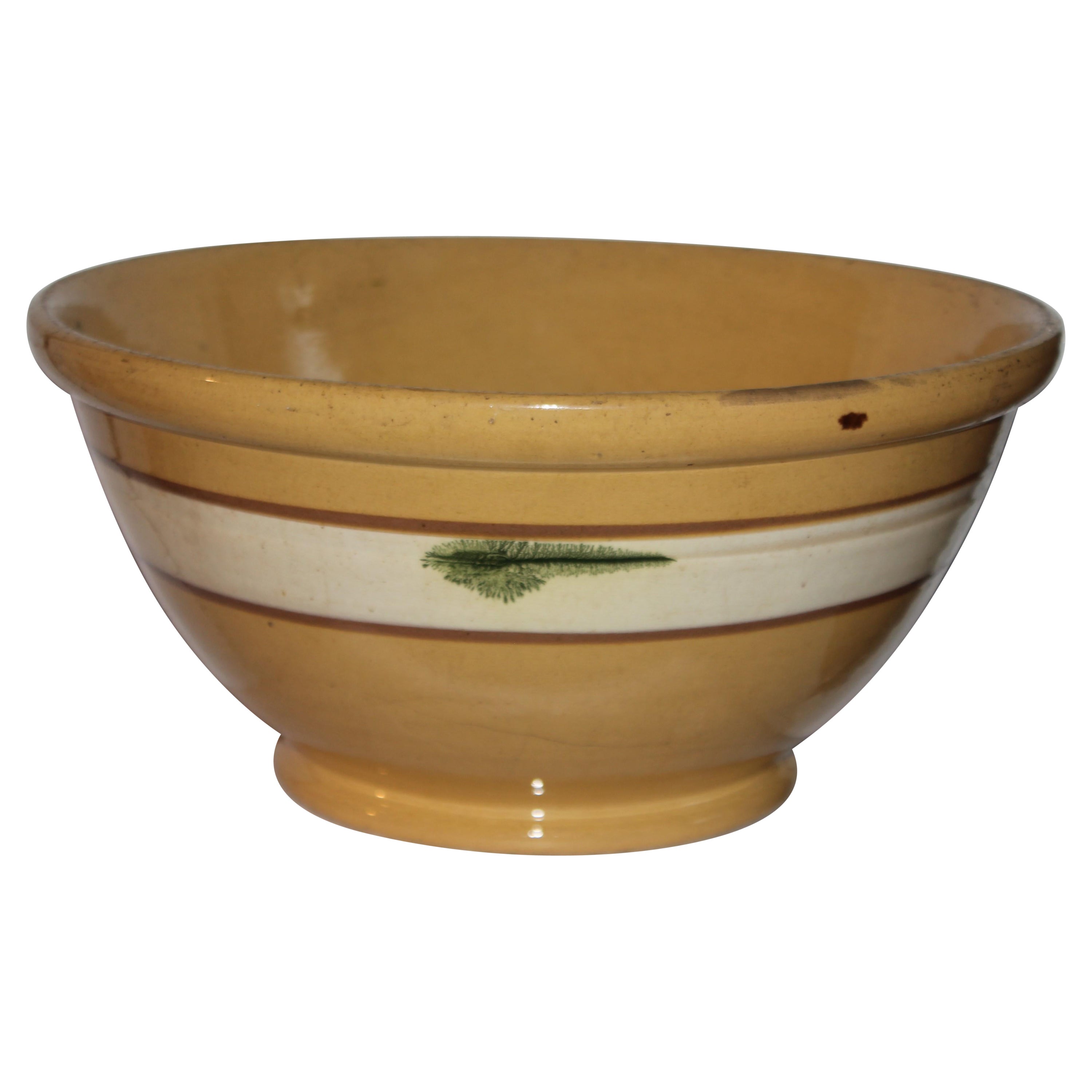 19thC Large Mocha Green Seaweed Yellow Ware Bowl For Sale