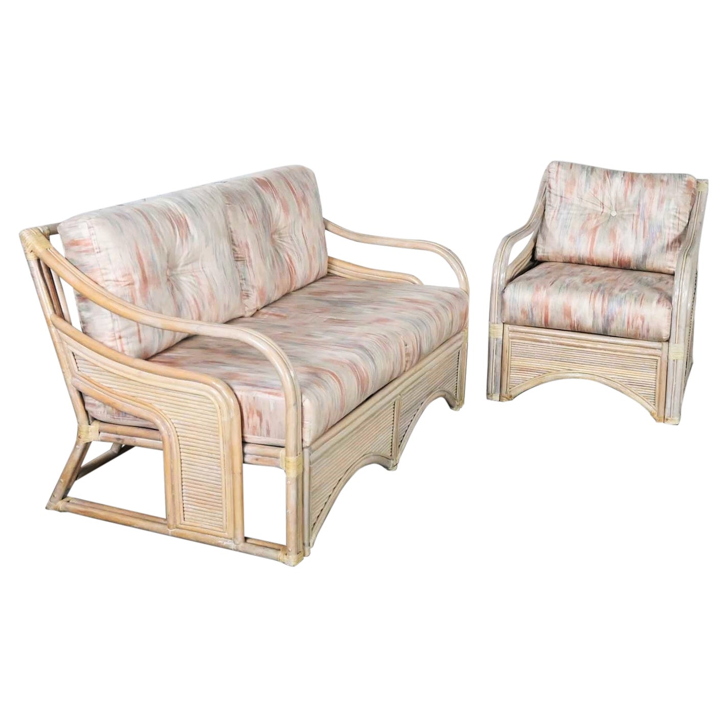 Love Seat & Lounge Chair aus geflochtenem Rattan mit Schilfrohr, Organische Moderne im Angebot