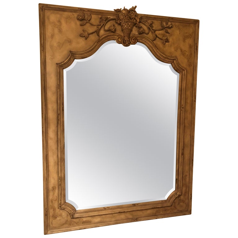 Grand miroir orné surdimensionné En vente sur 1stDibs
