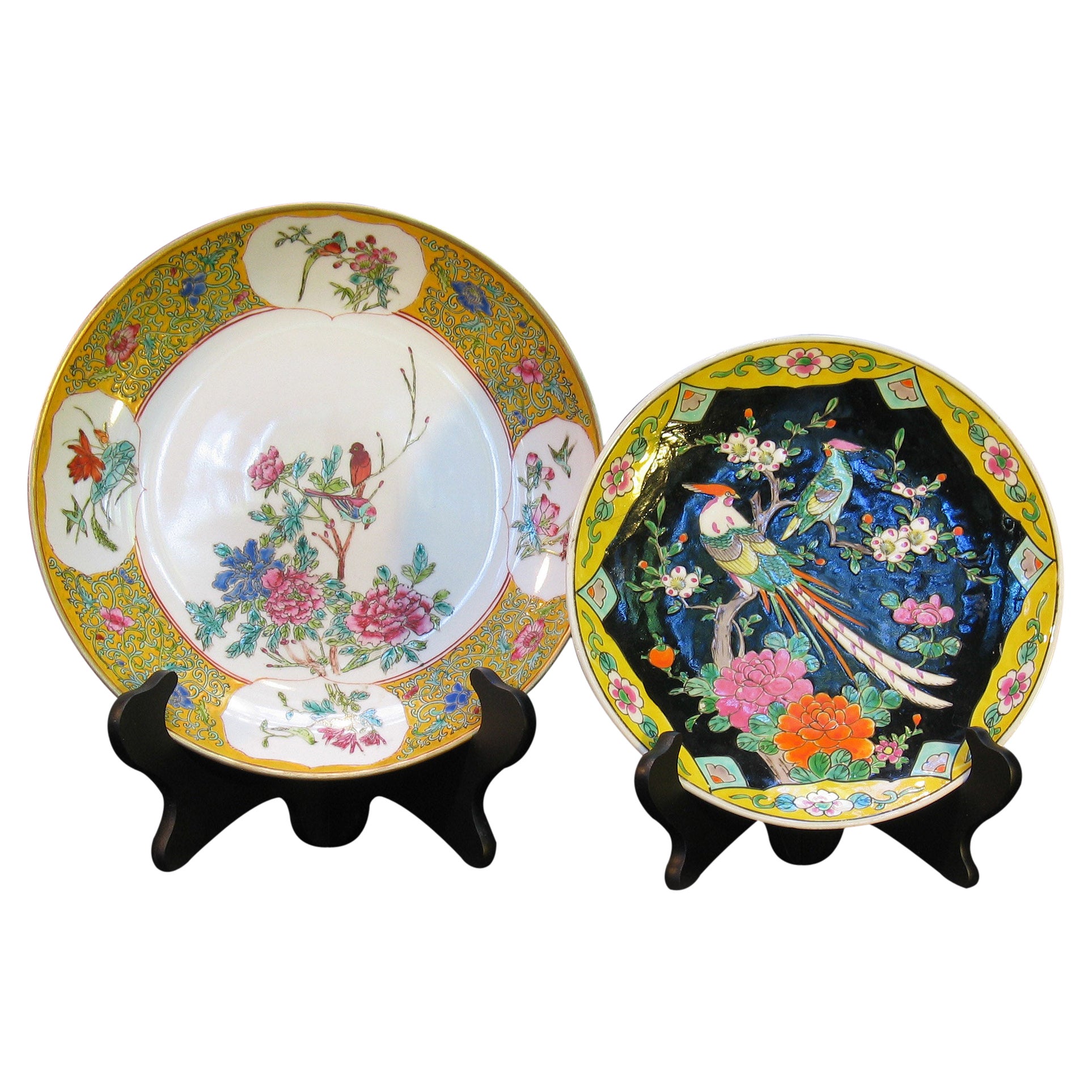 Chinese Famille Rose Porcelain Charger, 20th Century