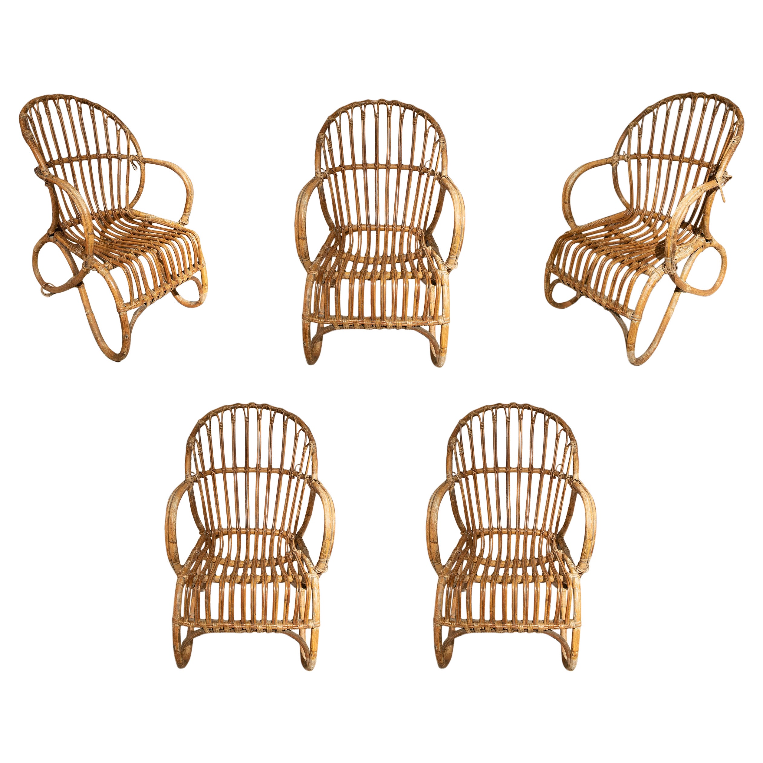 Ensemble de cinq fauteuils espagnols des années 1970 en osier tissé et bambou