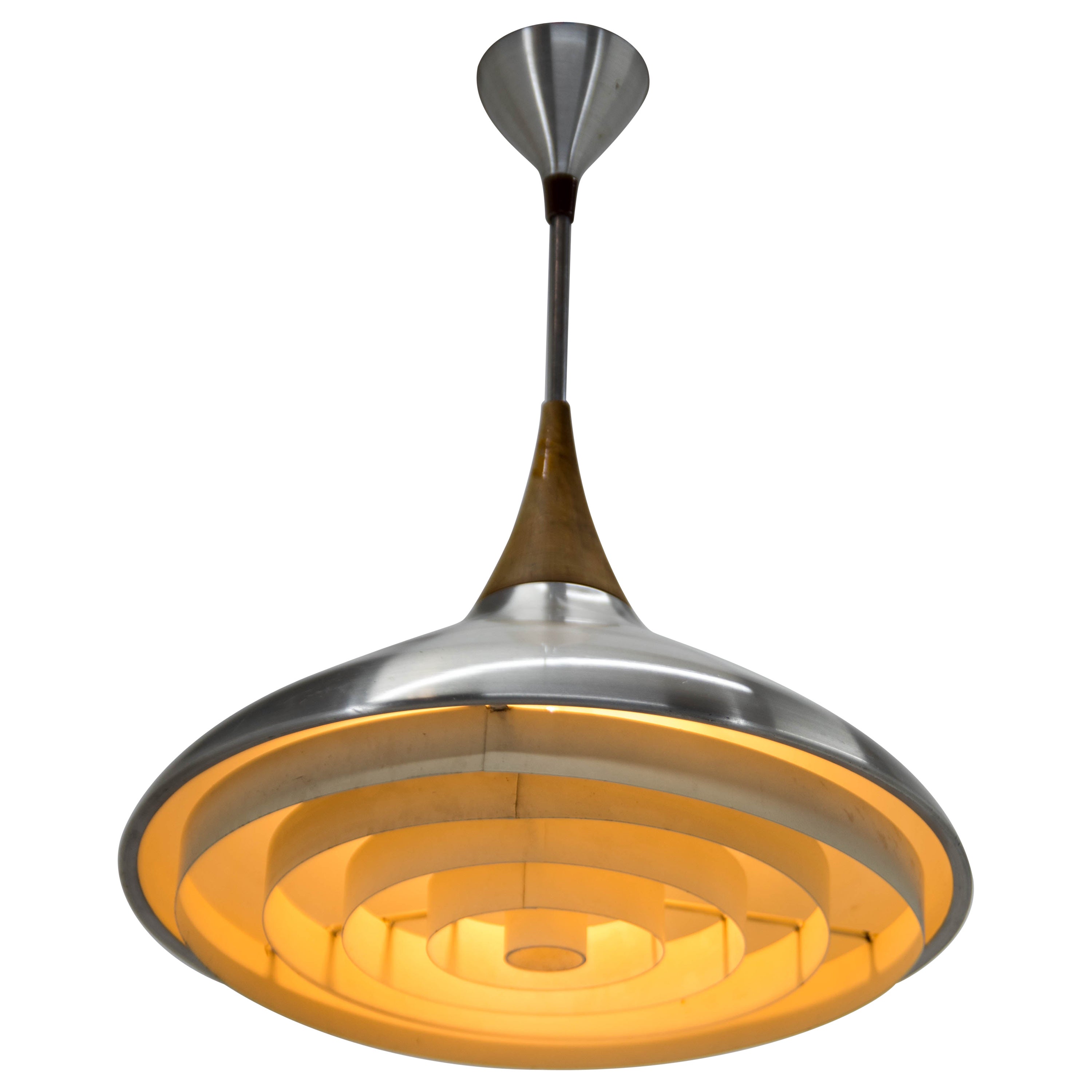 Ciondolo in alluminio e legno.
1x60W E25 lampadina
Compatibile con il cablaggio USA
Graffi minori su un paralume.