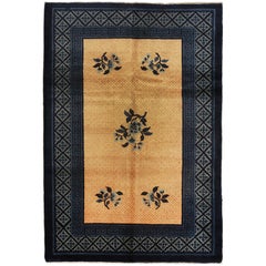 Ancien tapis chinois de Pékin en laine ivoire, 1900-1920