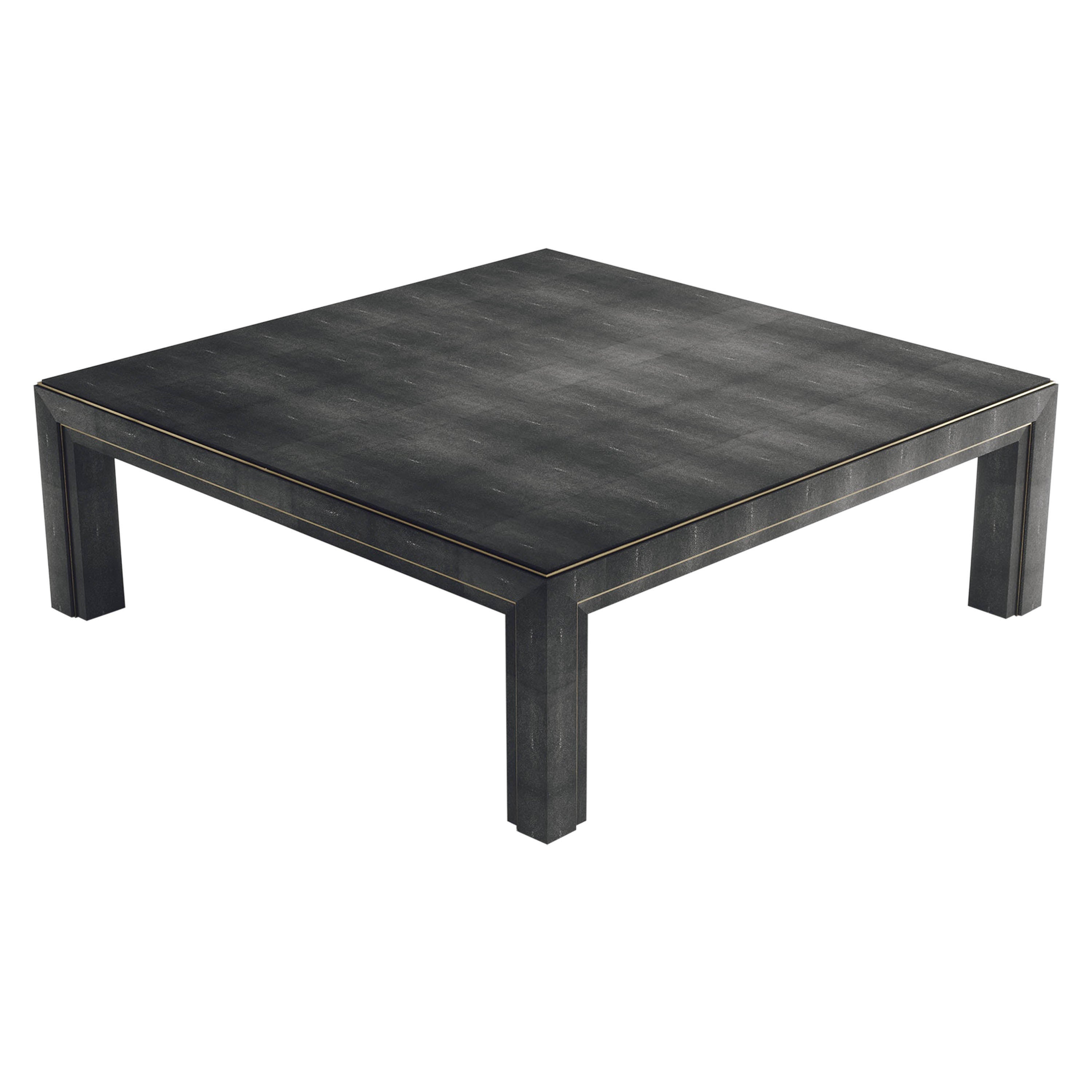 Table basse en galuchat avec touches de laiton patiné bronze de R & Y Augousti en vente