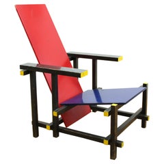 Chaise rouge et bleue Gerrit Rietveld Bauhaus par Cassina