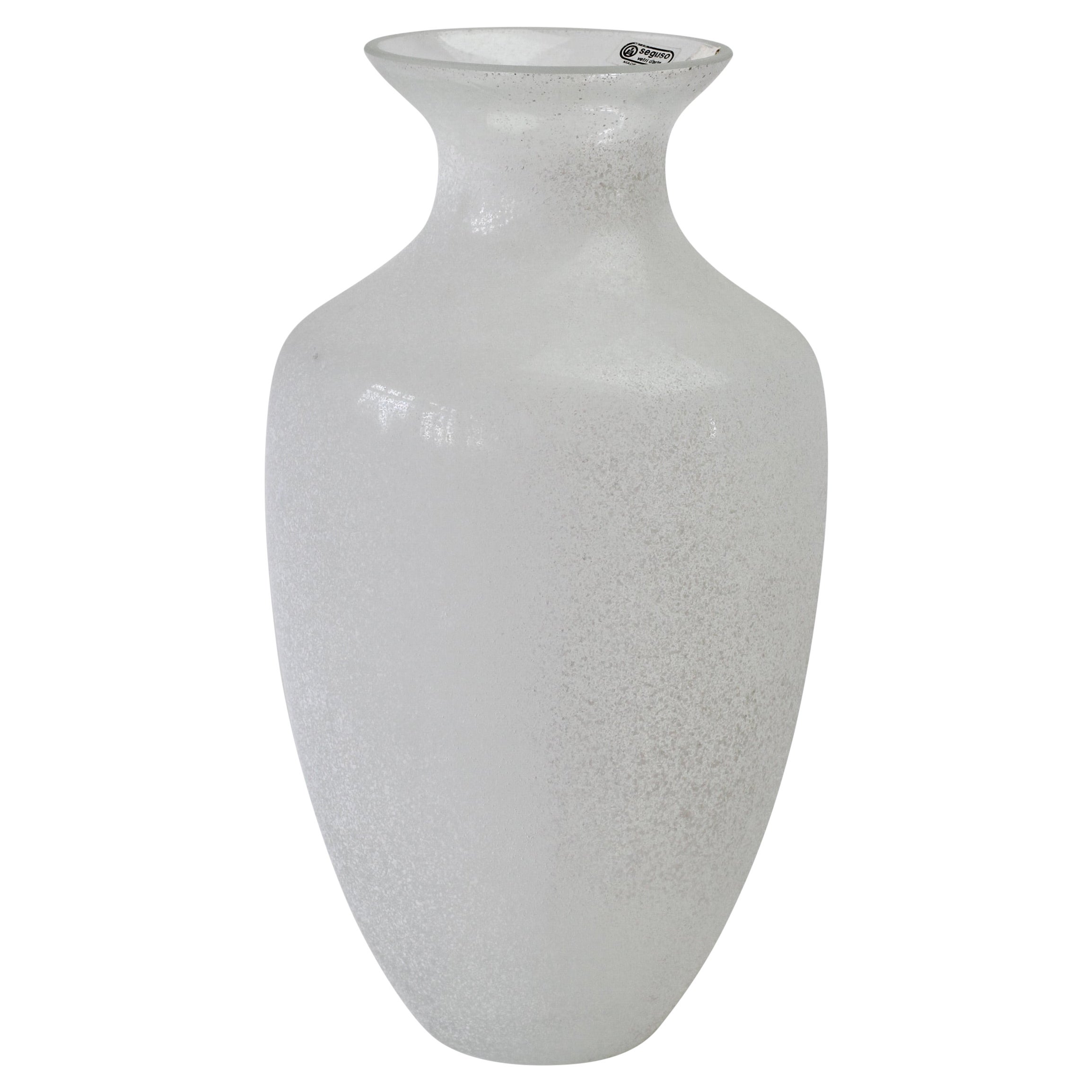 Seguso Vetri d'Arte Tall Vintage Elegant White 'a Scavo' Murano Glass Vase Italy